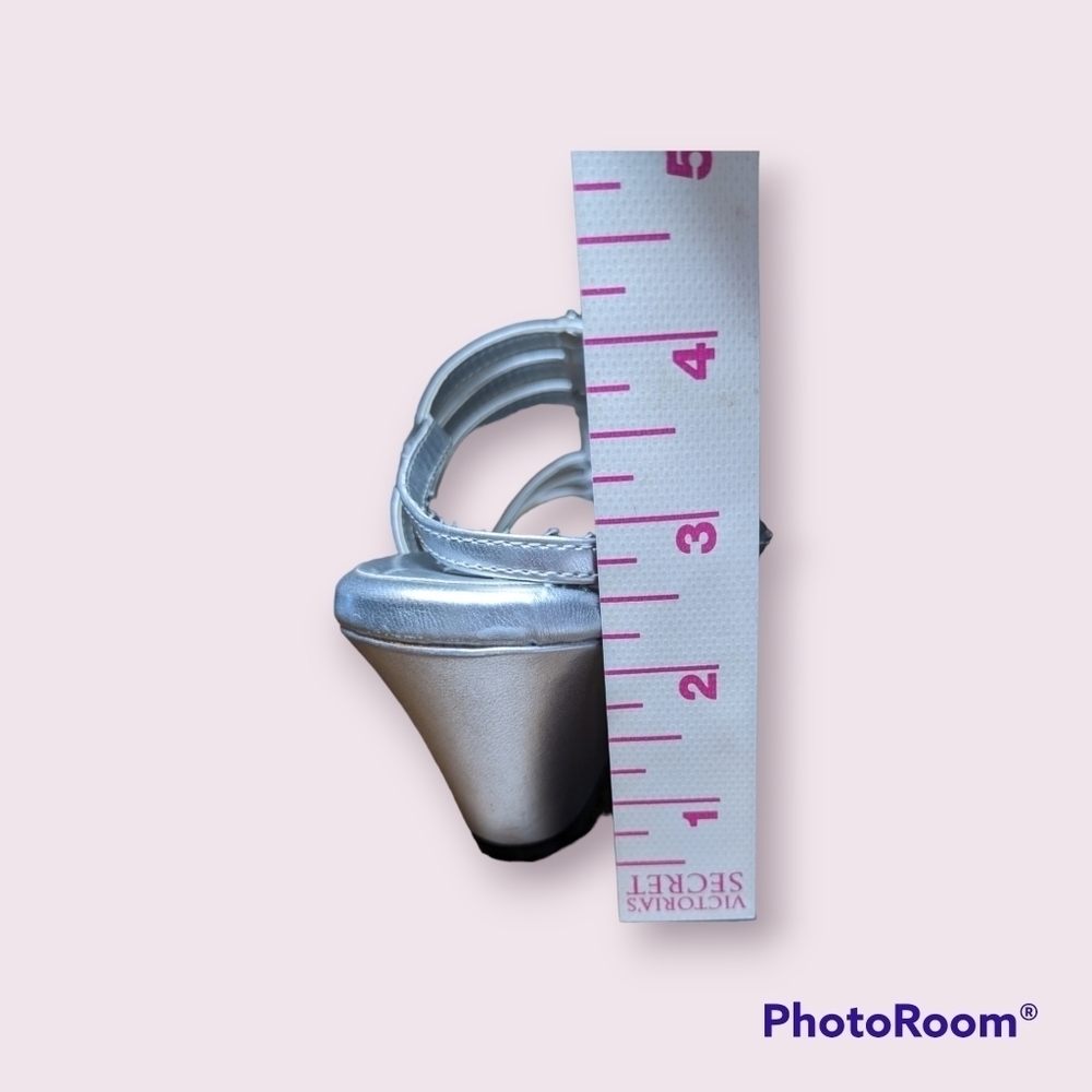 Comfort Plus by Predictions Silver Strappy Sandals - Picture 4 of 11